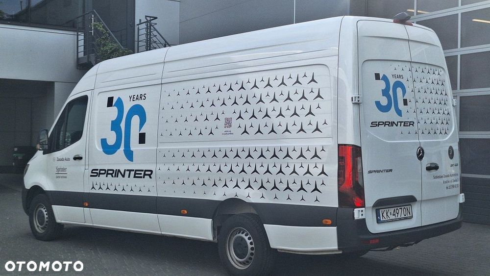 Mercedes-Benz Sprinter - 4
