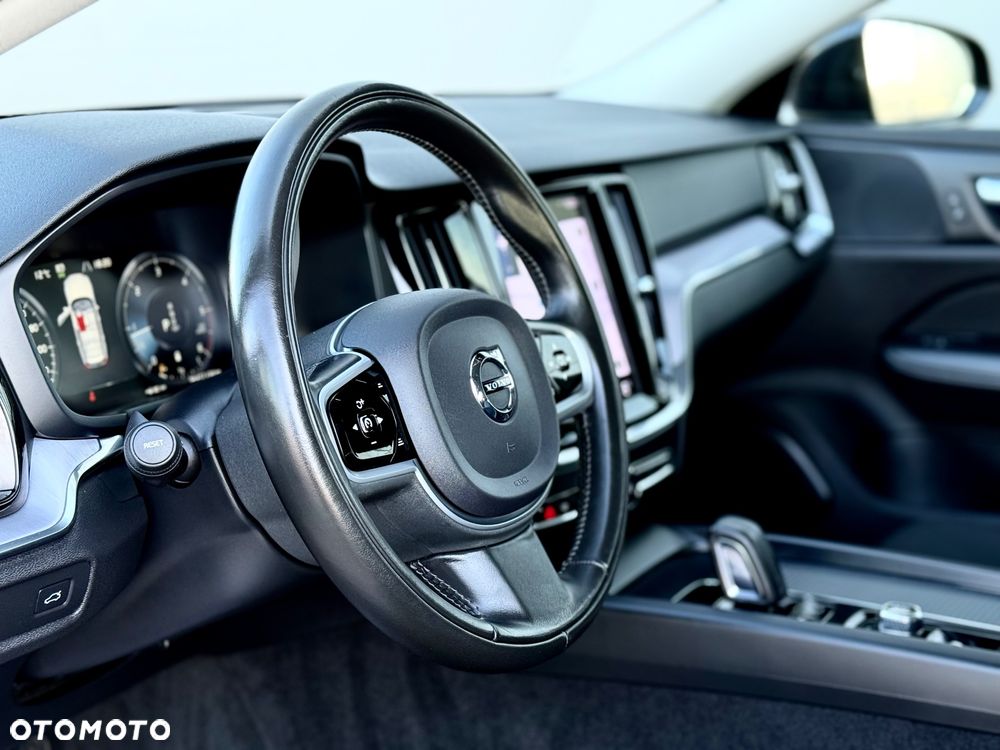 Volvo V60 Cross Country - 24