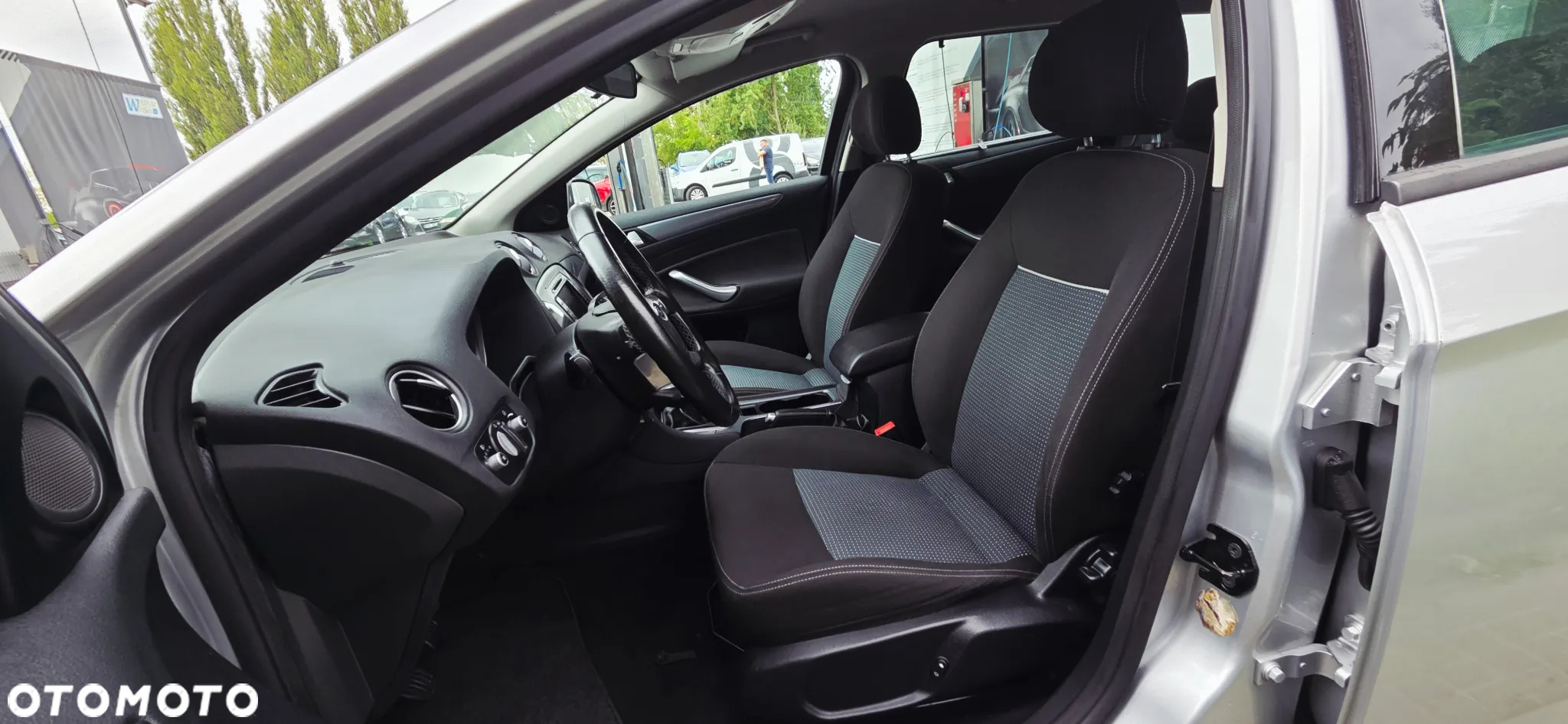 Ford Mondeo 2.0 TDCI Ghia - 29