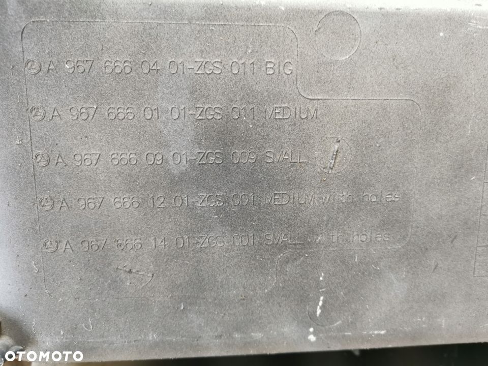 STOPNICA MECERDES ATEGO E6 RH. A967 666 04 01 - 3