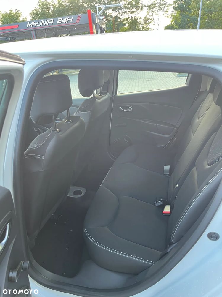 Renault Clio - 10