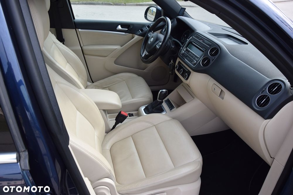 Volkswagen Tiguan 2.0 TDI DPF 4Motion BlueMotion Technology DSG Lounge Sport & Style - 11