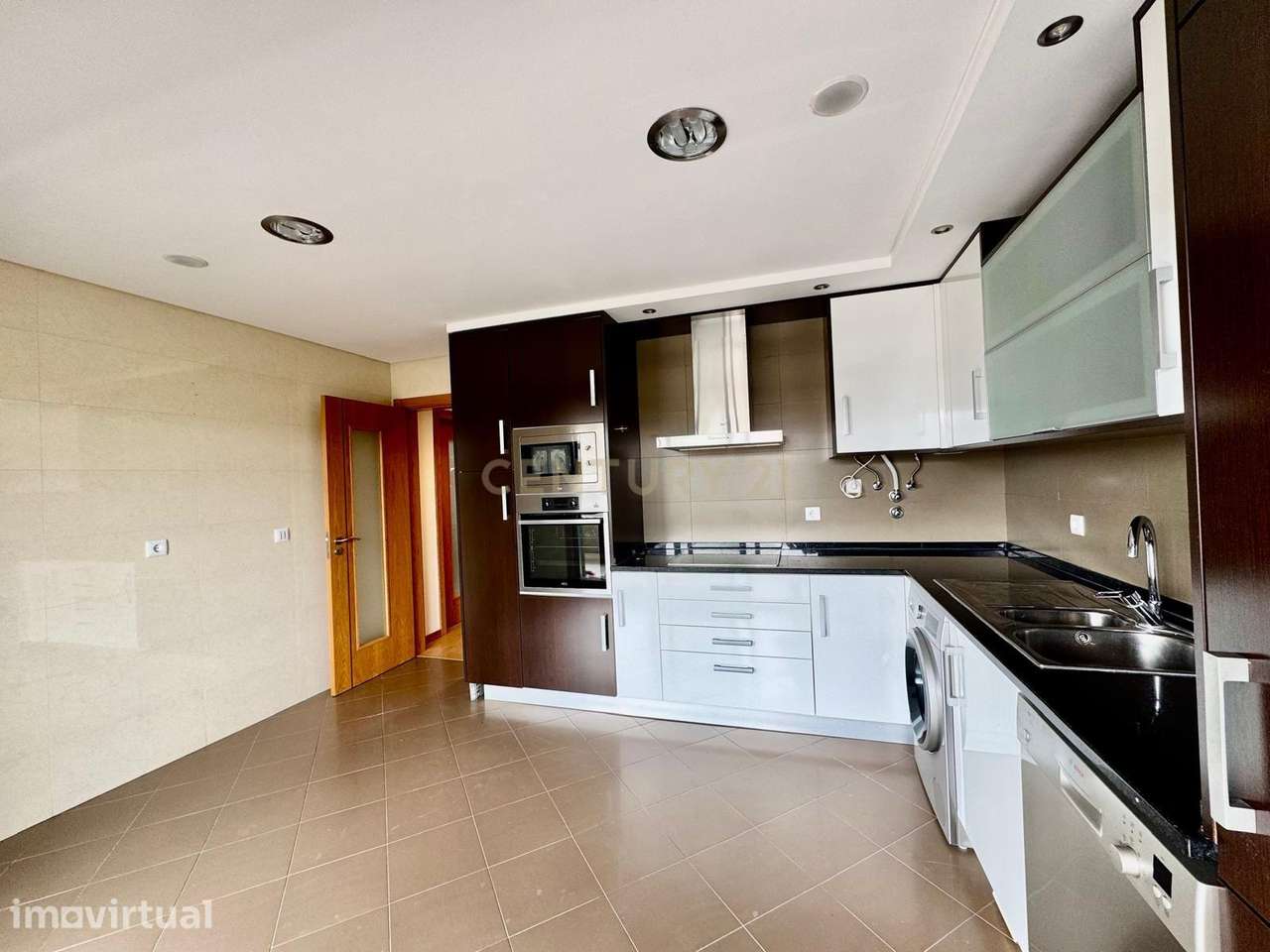Apartamento T3 de luxo com excelentes áreas em zona privilegiada no Mo - Grande imagem: 3/26