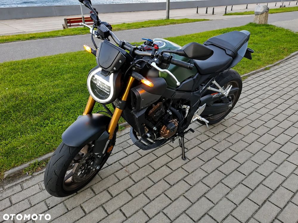 Honda CB - 1