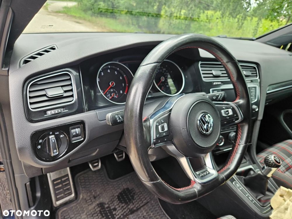 Volkswagen Golf - 19