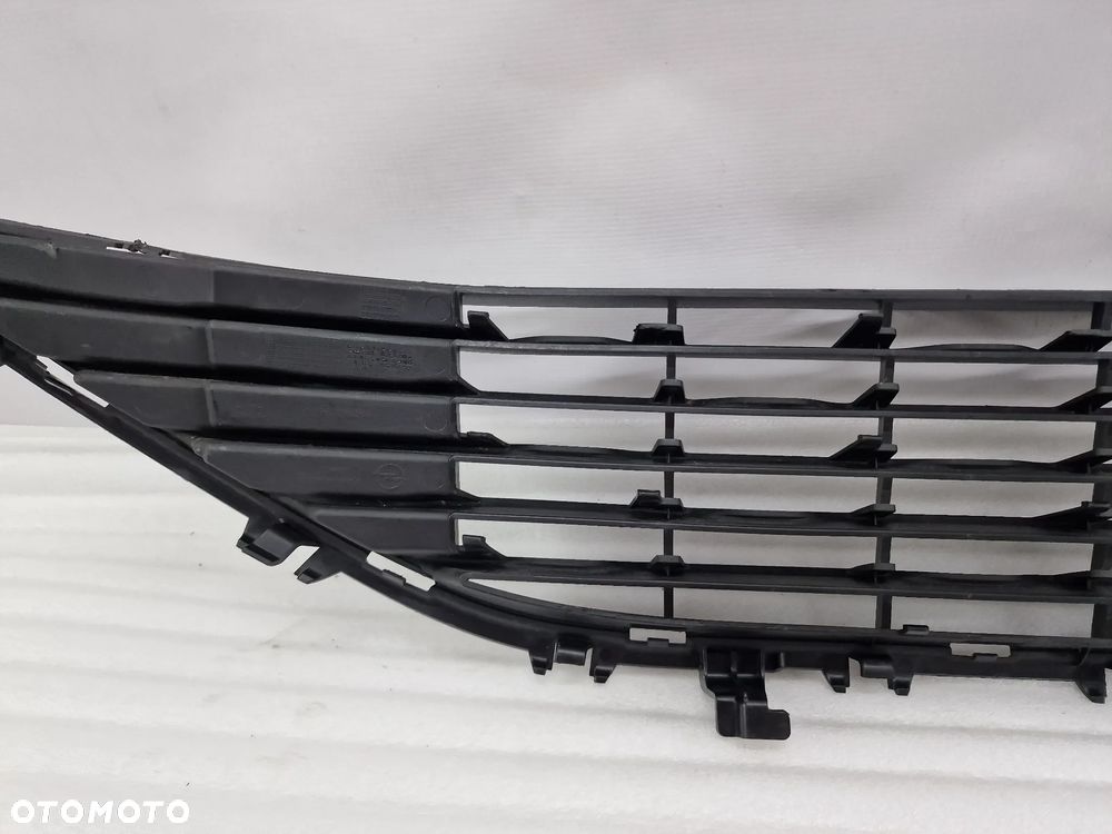 OPEL CORSA F 19- KRATKA ŚRODKOWA ZDERZAKA PRZEDNIEGO PRZÓD BEZ PDC , NR 9829831980 , NR AUKCJI KR313 - 9