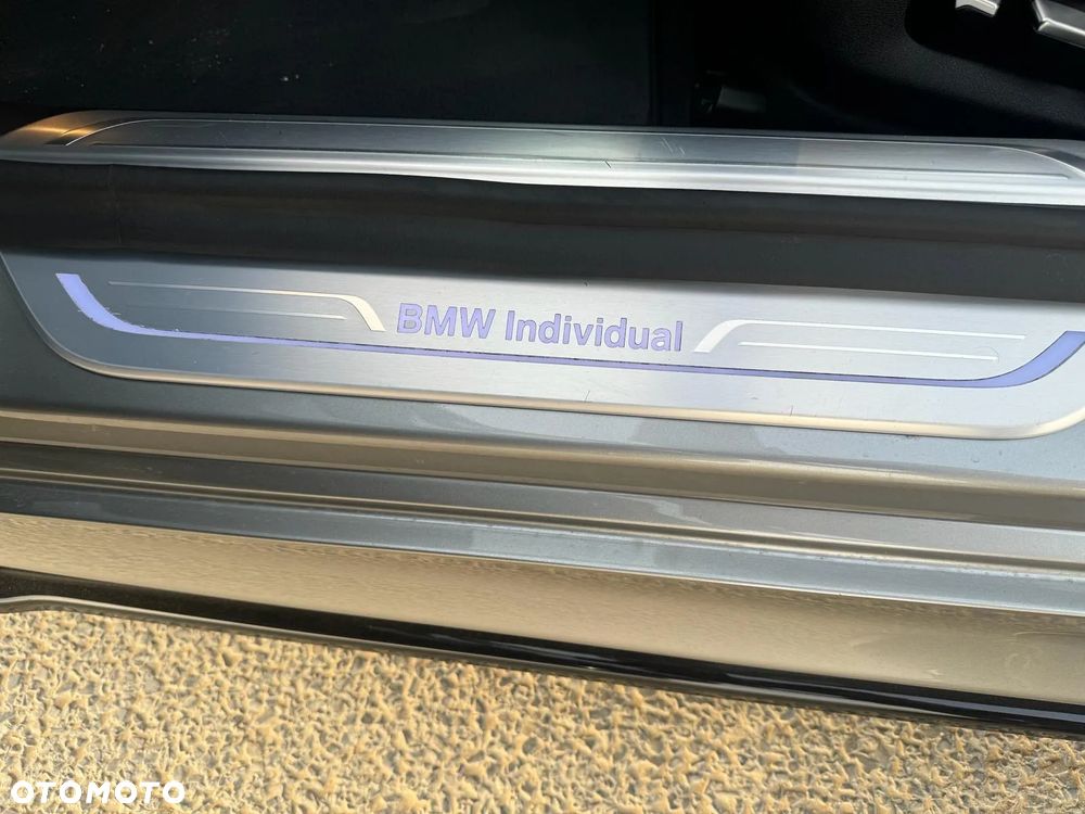 BMW Seria 7 750i xDrive - 20