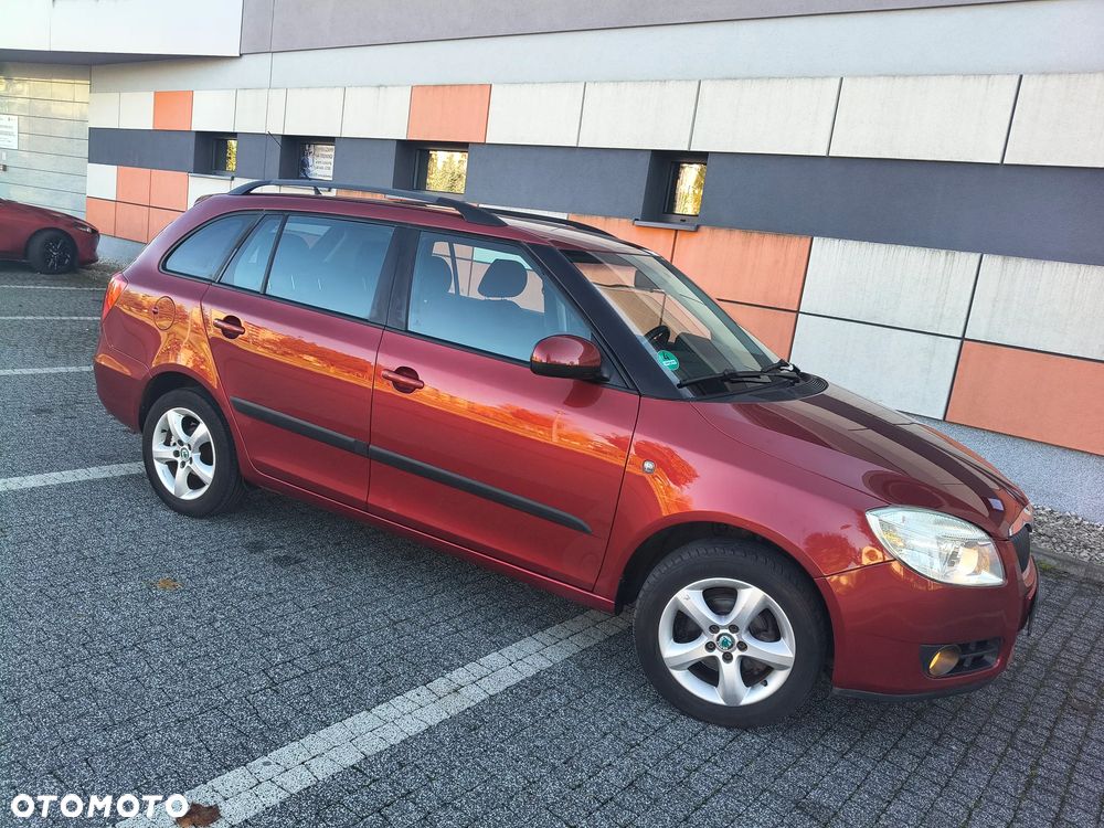 Skoda Fabia 2008 photo 2