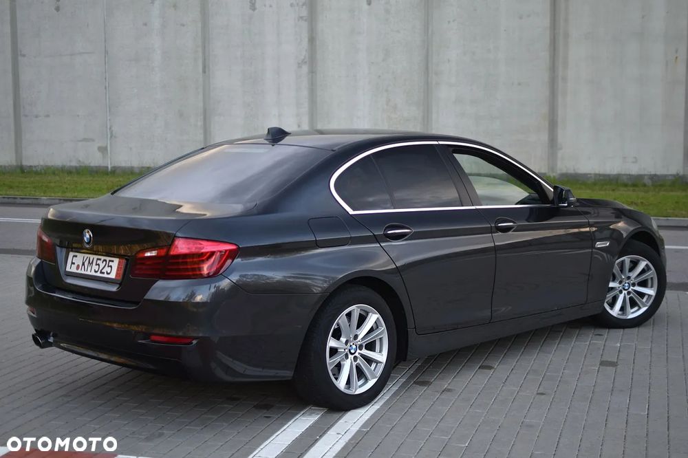 BMW Seria 5 525d Sport-Aut - 9