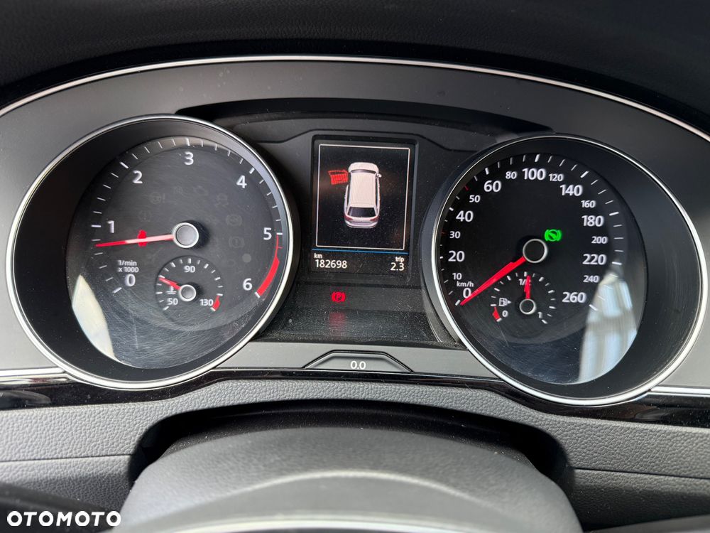 Volkswagen Passat 1.6 TDI SCR DSG Comfortline - 28
