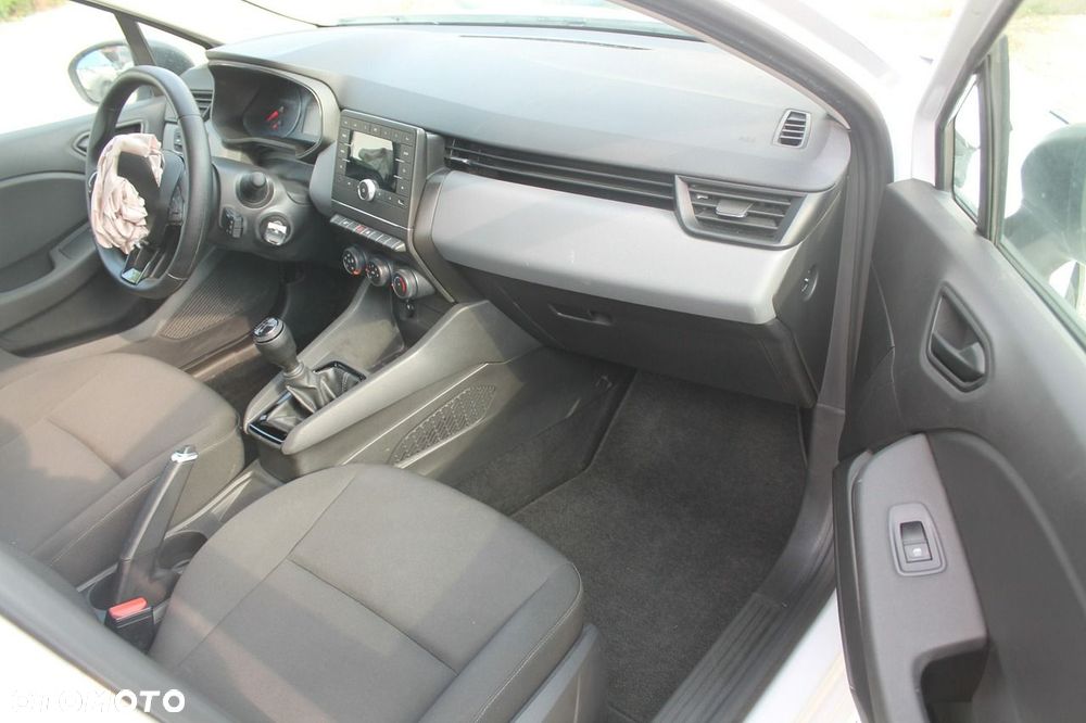 Renault Clio - 11