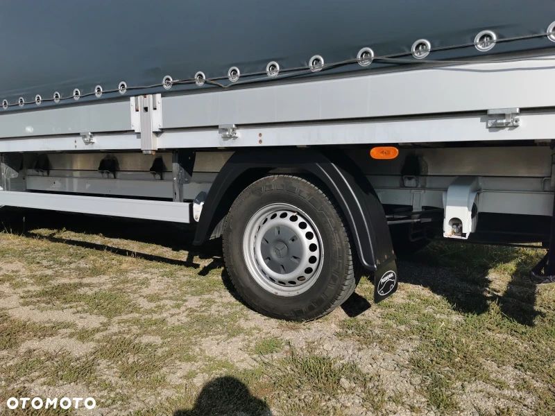 Mercedes-Benz Sprinter B907 - 4