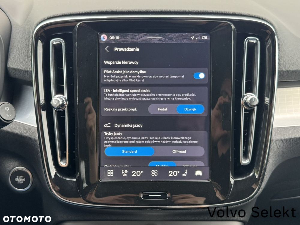 Volvo XC 40 B3 Plus Dark - 26