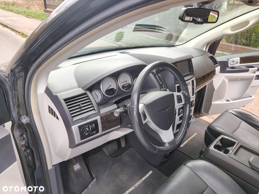 Chrysler Grand Voyager - 20