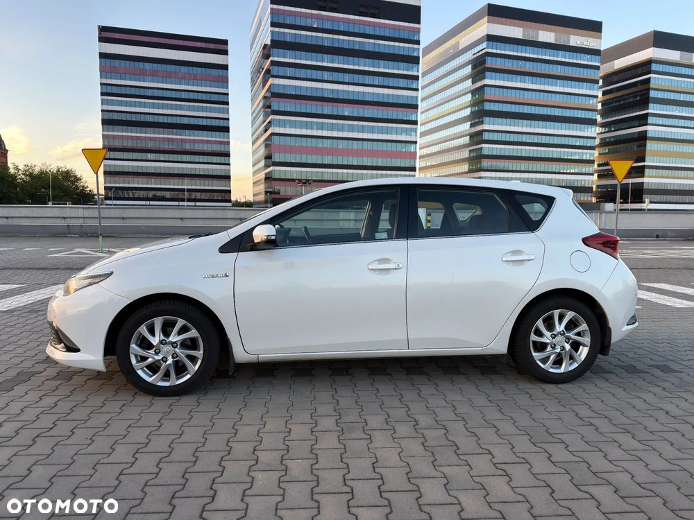 Toyota Auris Hybrid 135 Comfort - 2