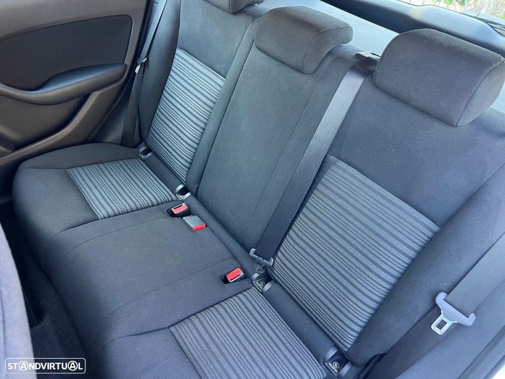 Mercedes-Benz B 180 - 14