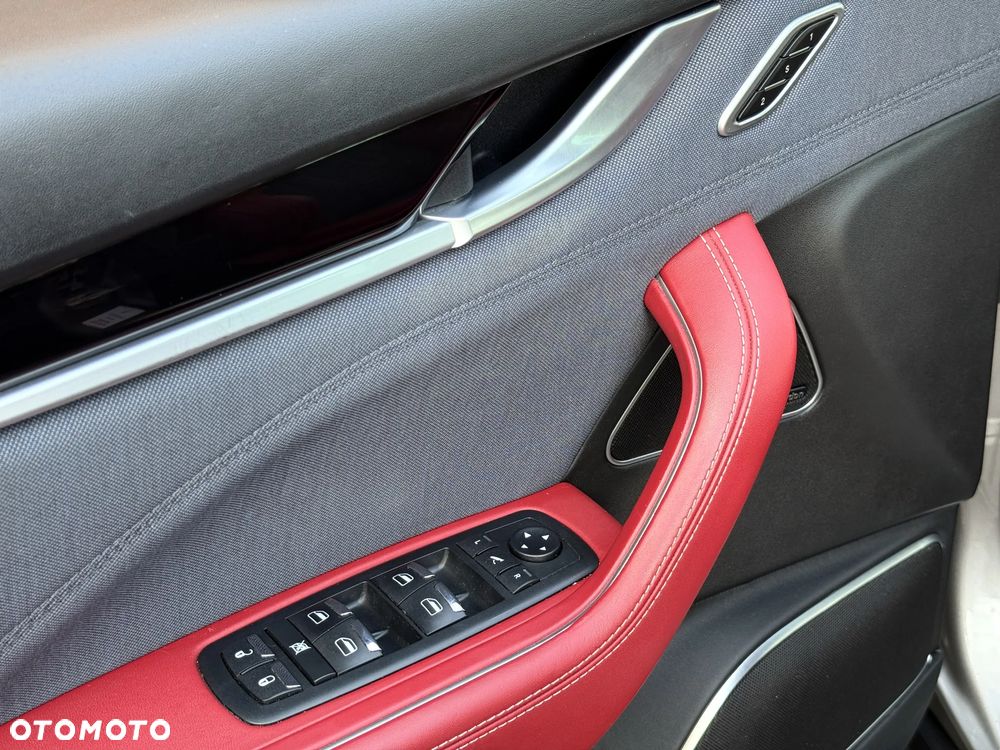 Maserati Levante Granlusso - 26