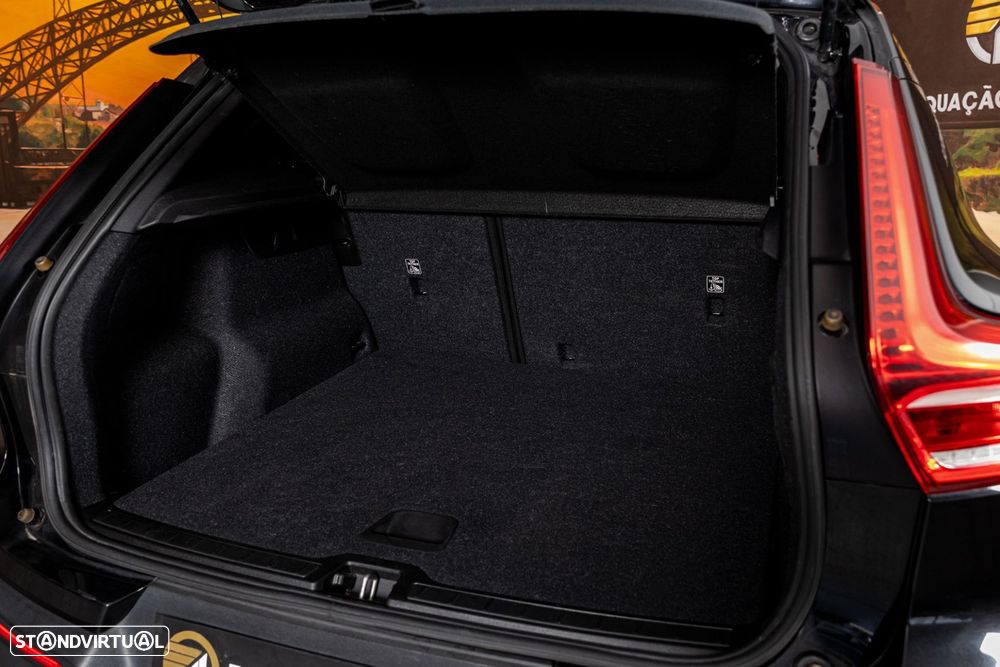 Volvo XC 40 2.0 D3 Momentum Core - 9