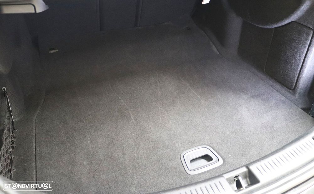 Mercedes-Benz E 220 d AMG Line - 51