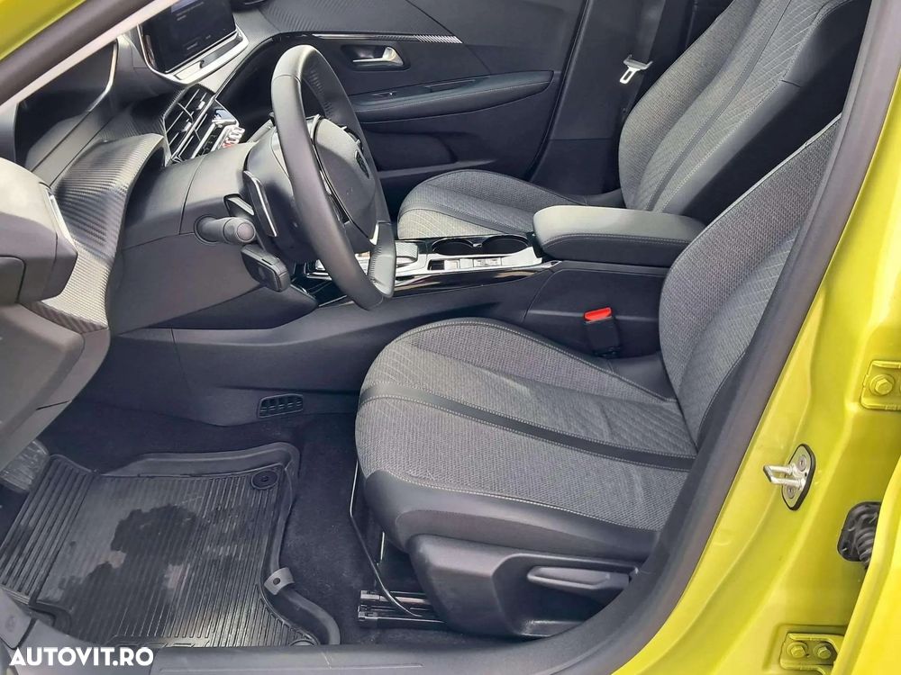 Peugeot 208 - 9