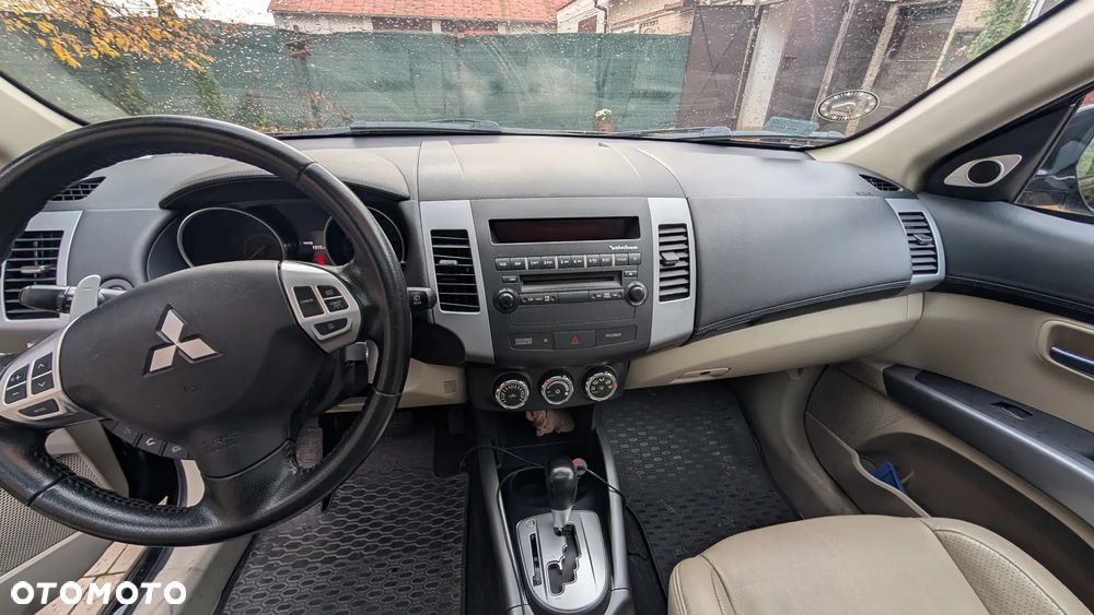Mitsubishi Outlander 2.4 Instyle EU5 CVT - 14