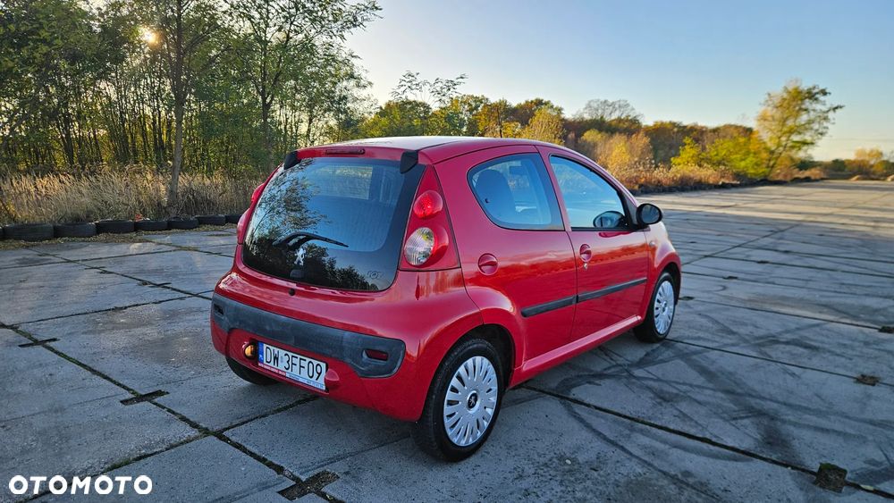 Peugeot 107 ver-1-0-urban-move - 3