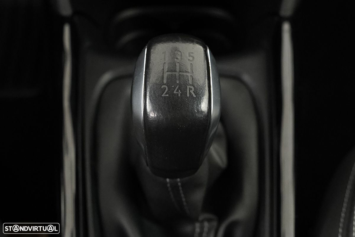 Peugeot 2008 1.2 PureTech Allure - 14
