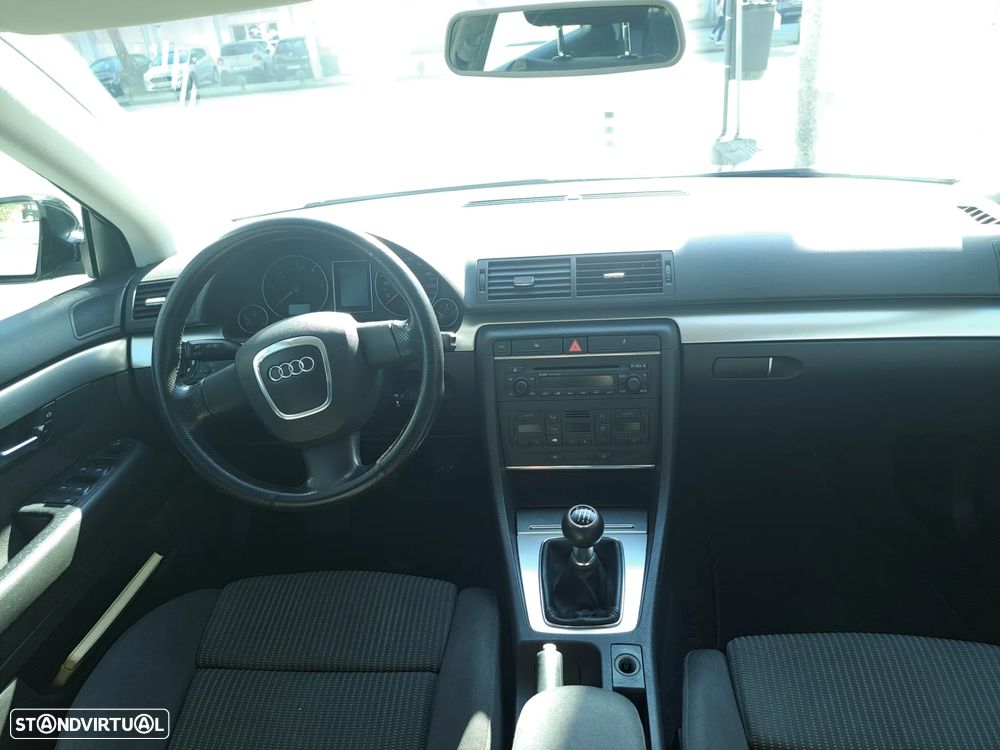 Audi A4 Avant 2.0 TDi Advance - 11