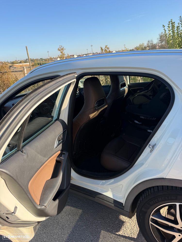 Mercedes-Benz GLA 200 (CDI) d 4Matic 7G-DCT Urban - 12