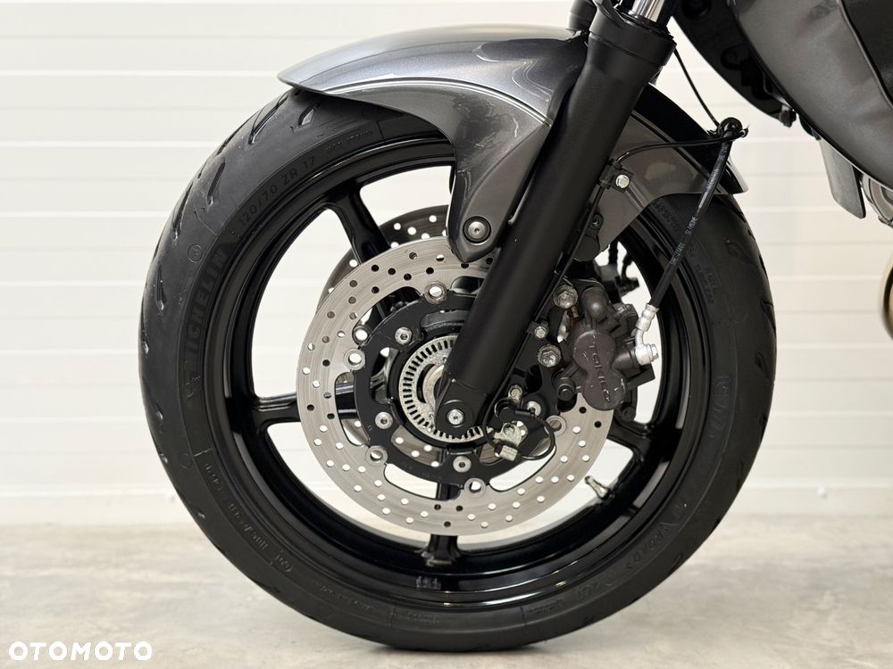 Suzuki Gladius - 23
