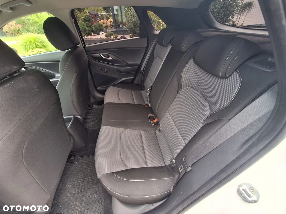 Hyundai i30 1.4 Family - 15