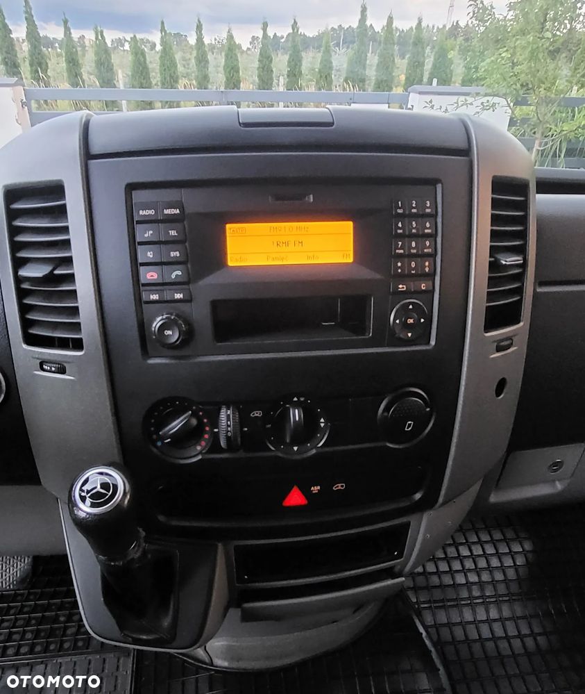 Mercedes-Benz Sprinter - 14