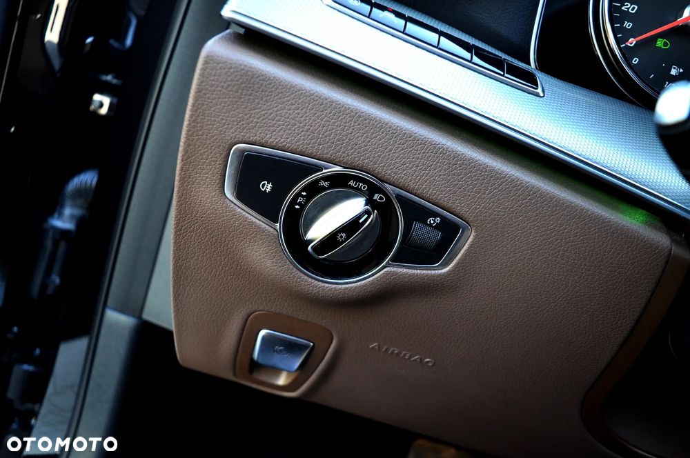 Mercedes-Benz Klasa E 220 d AMG - 36