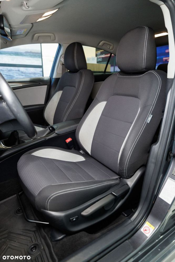 Toyota Avensis 2.0 D-4D Premium - 8