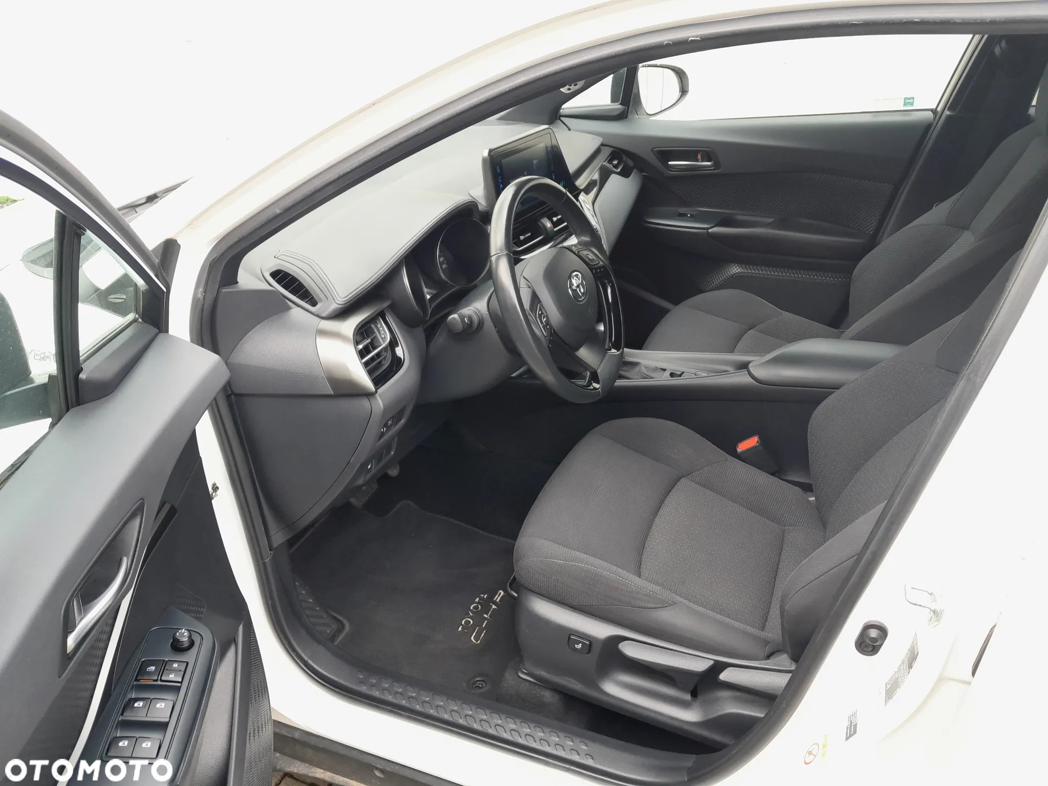 Toyota C-HR - 5
