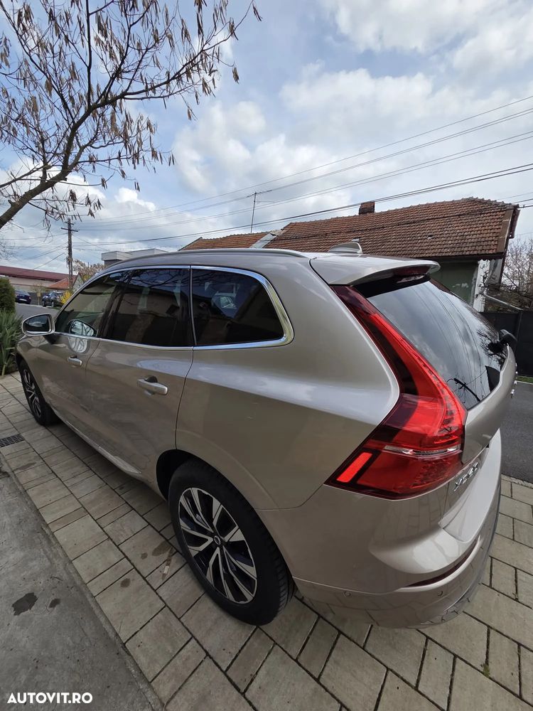 Volvo XC 60 B4 MHEV AT AWD Plus Dark - 7