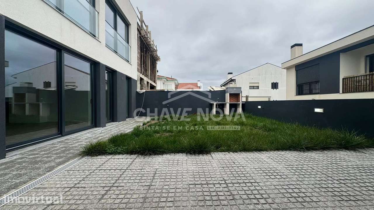 Moradia T3 Nova c/piscina em fase final de acabamentos — Serzedo - Grande imagem: 3/18