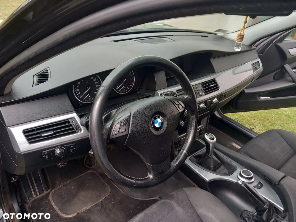 BMW Seria 5 523i Edition Exclusive - 16