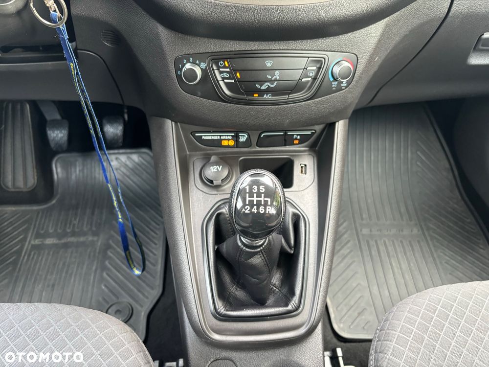 Ford Tourneo Courier - 10