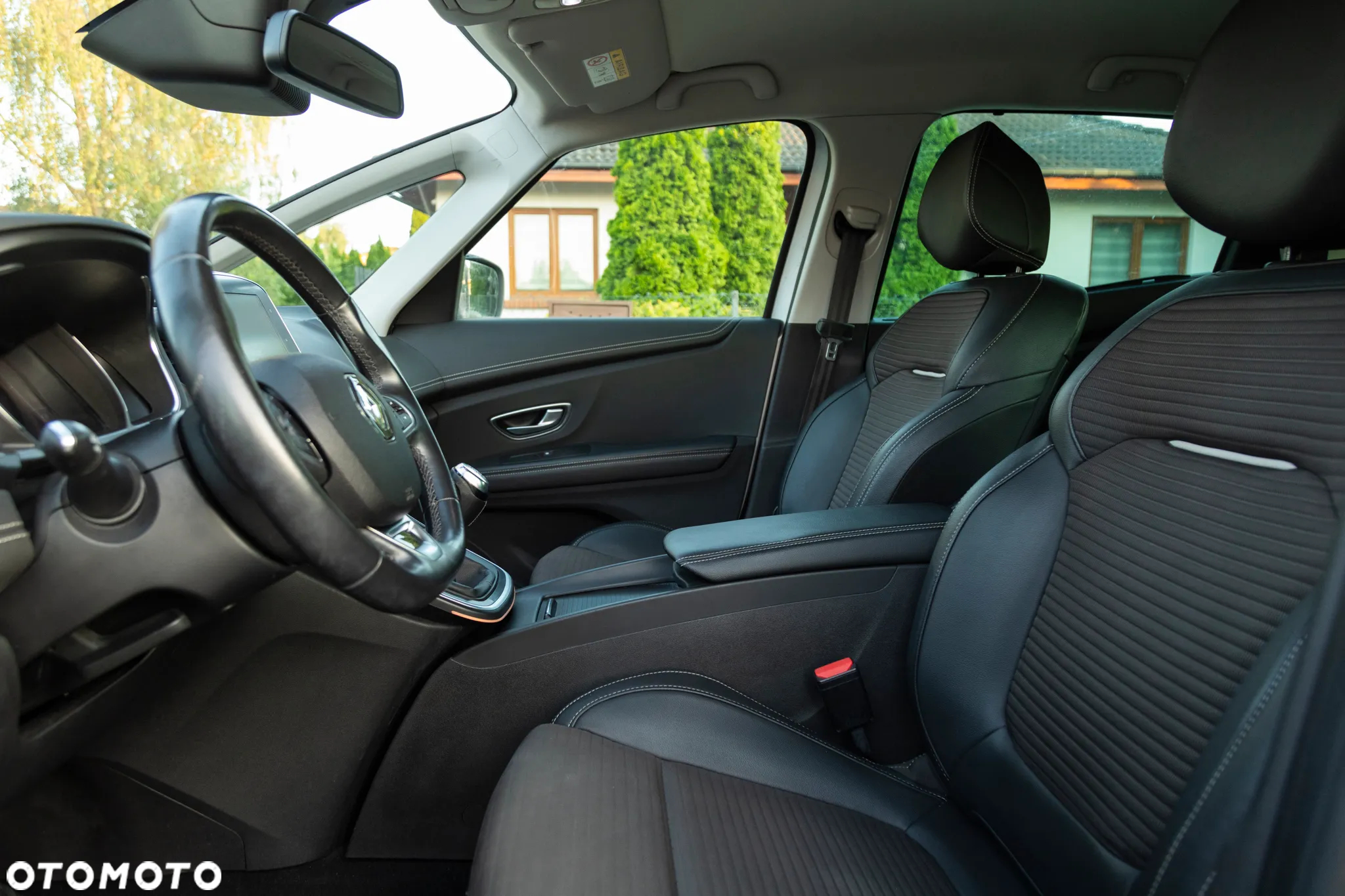 Renault Scenic 1.6 dCi Bose - 12