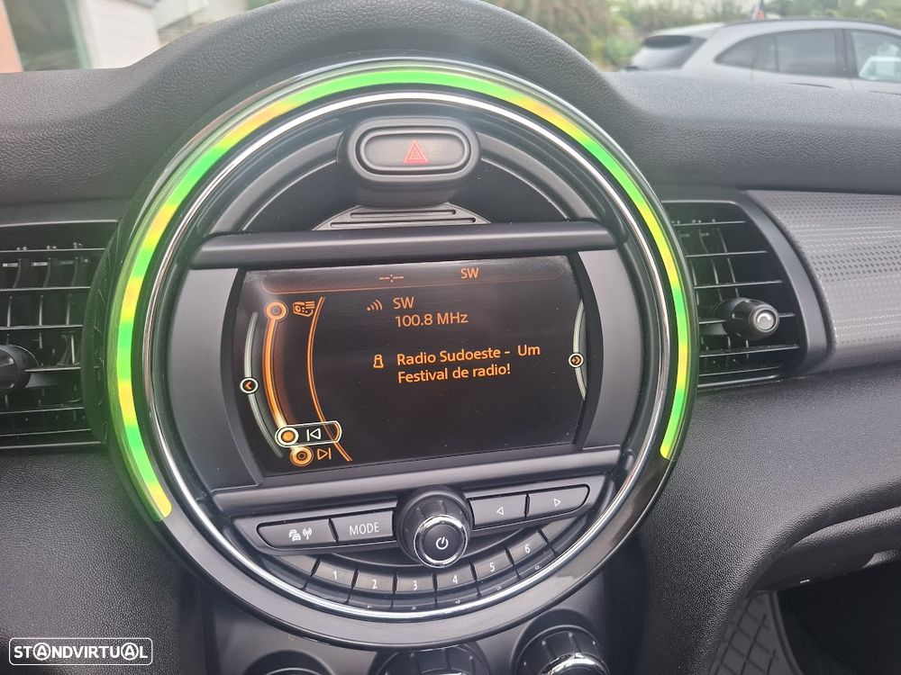 MINI Cabrio Cooper Essential - 12