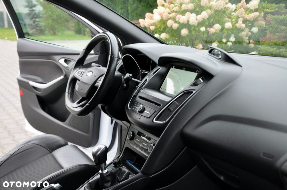 Ford Focus 2.0 TDCi ST - 18