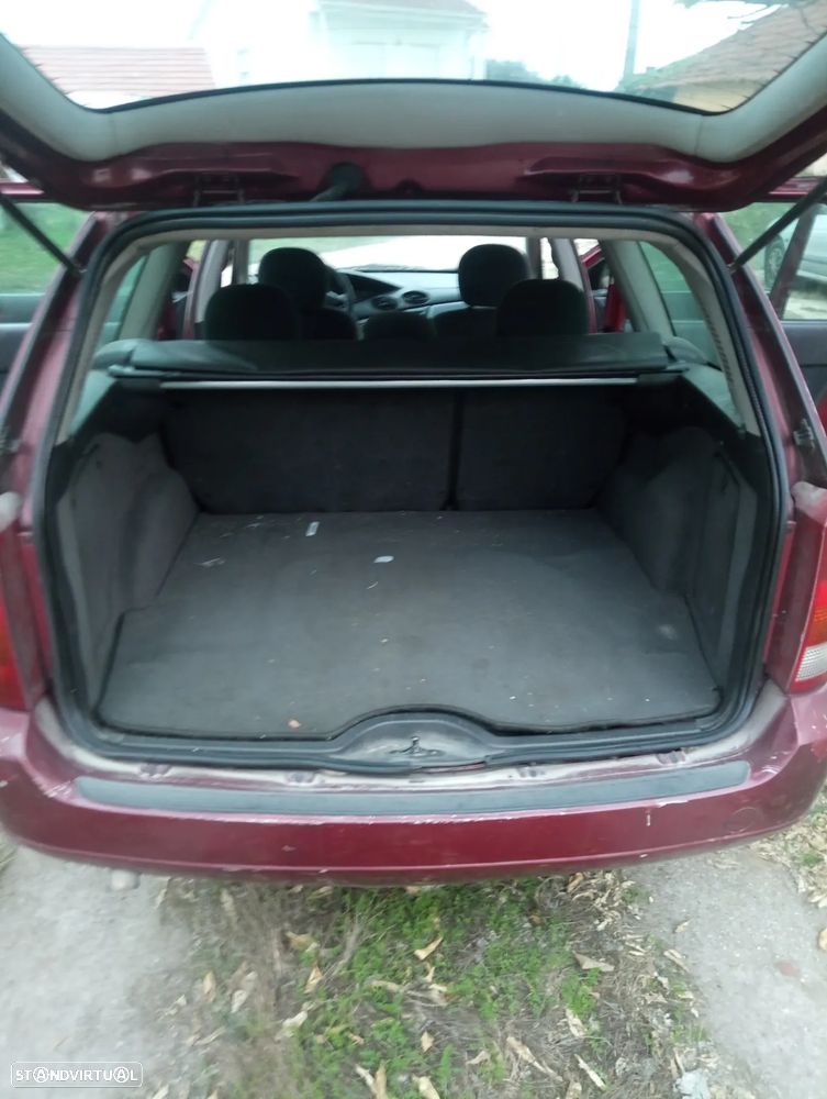 Ford Focus SW 1.8 TDdi Comfort - 6