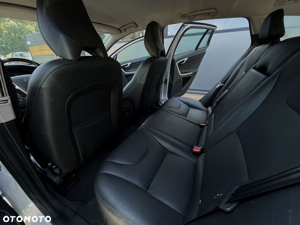 Volvo V60 D4 Geartronic Summum - 22