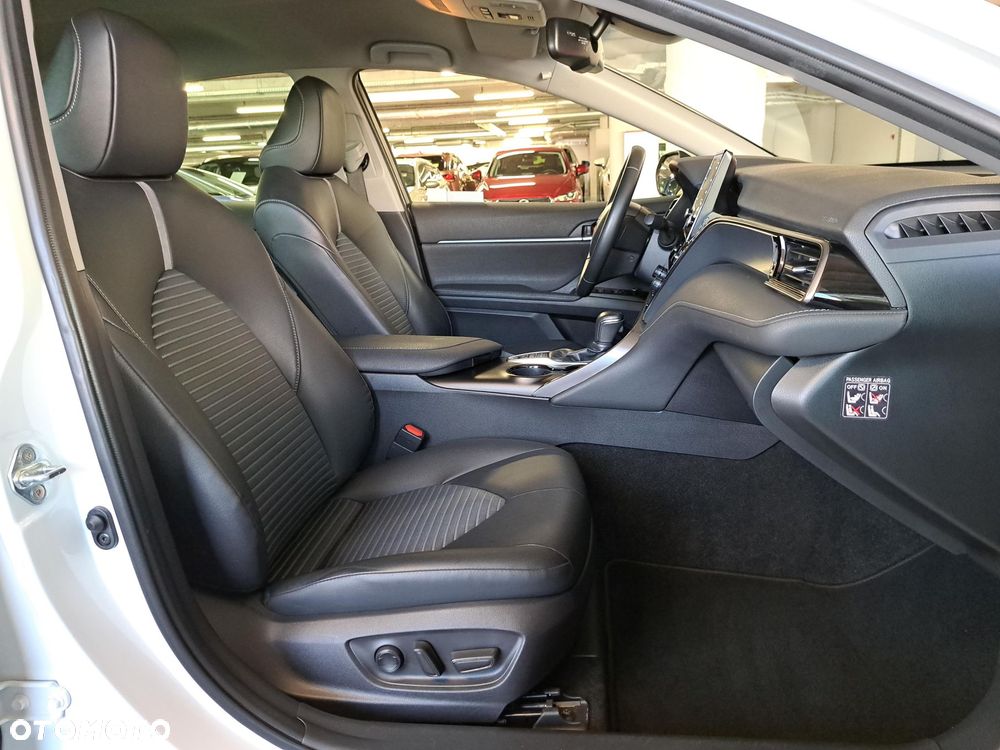 Toyota Camry 2.5 Hybrid Prestige CVT - 16