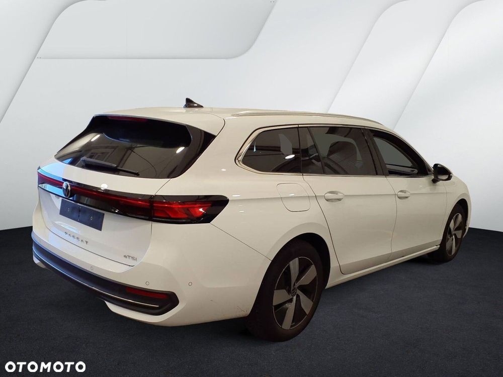 Volkswagen Passat - 4