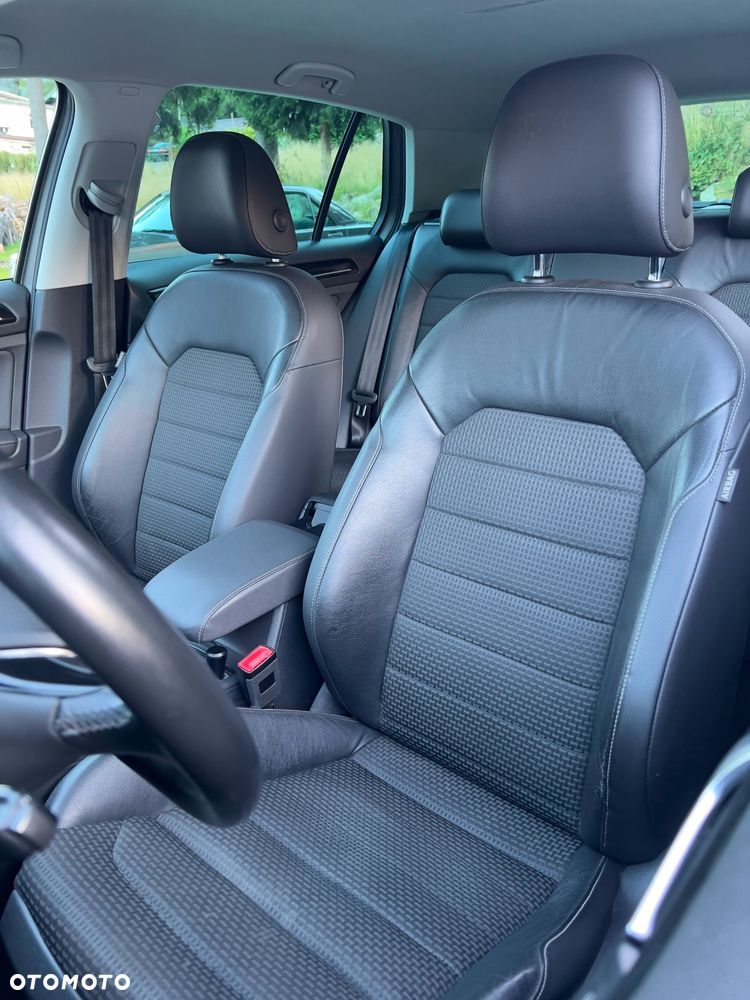 Volkswagen Golf - 12