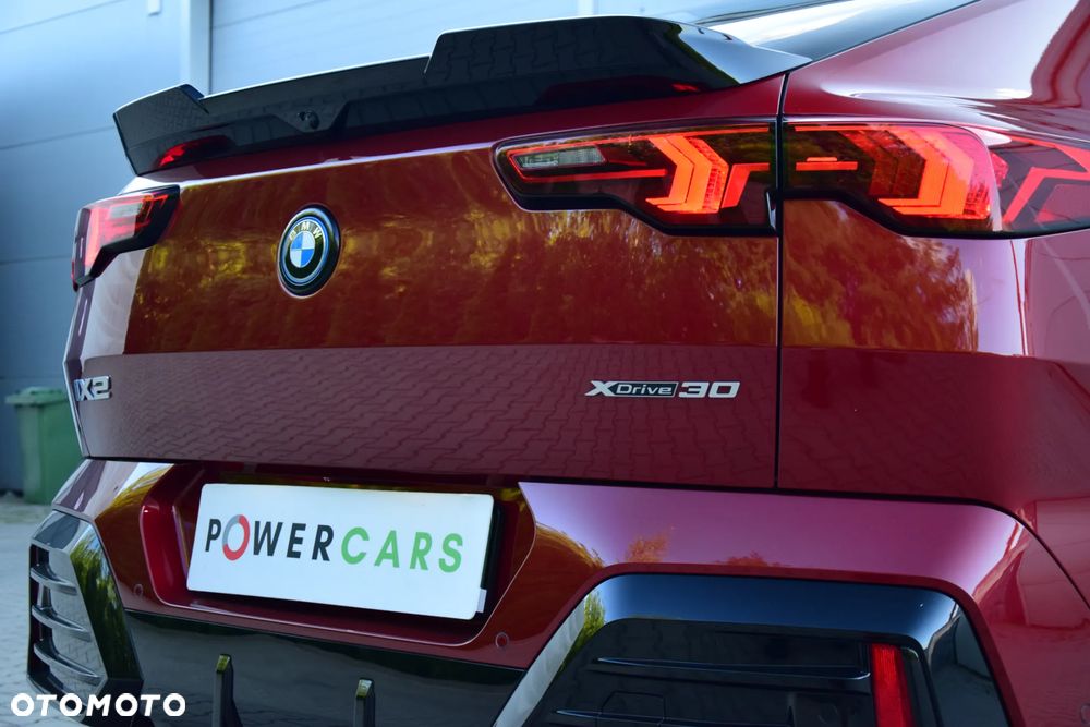 BMW iX2 xDrive30 66.5kWh M Sport - 13
