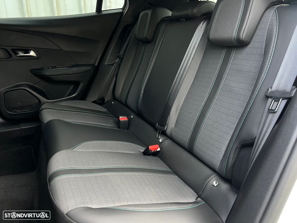 Peugeot e-2008 50 kWh Allure - 35