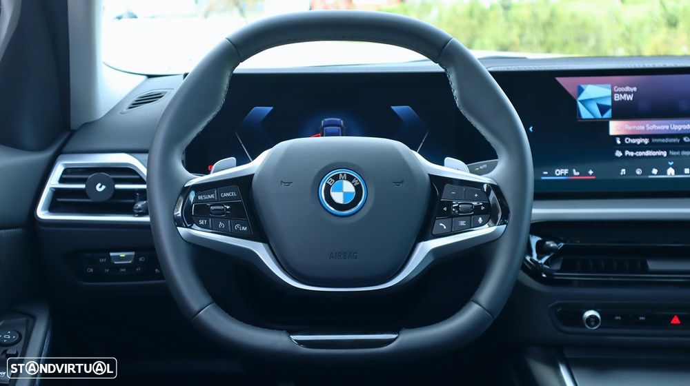BMW 330 e Auto - 26